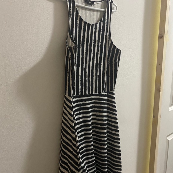 Dress - Picture 1 of 1